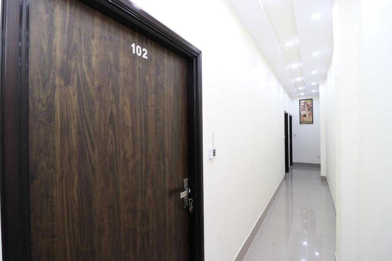 Oyo 23235 Hotel Roopmahal & Restaurant Amritsar Buitenkant foto