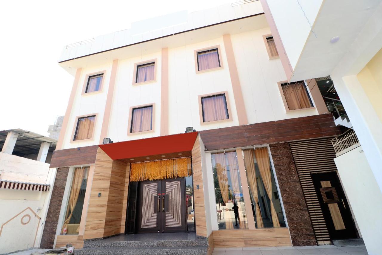 Oyo 23235 Hotel Roopmahal & Restaurant Amritsar Buitenkant foto